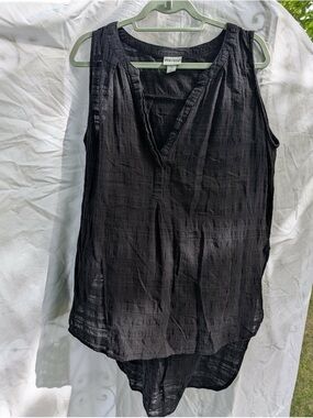 Ava & Viv Black Textured V-Neck Sleeveless Tank